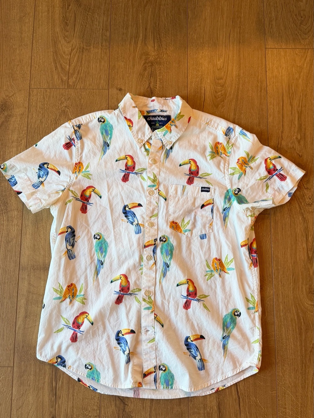 chubbies White Short-Sleeve Button-Down with Colorful Parrot & Toucan Print